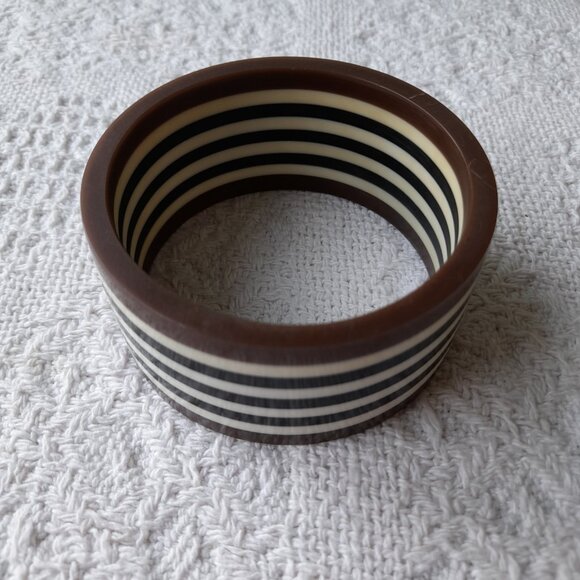 Vintage Plastic Bangle Bracelet Striped Brown Black White Straight - Picture 12 of 16